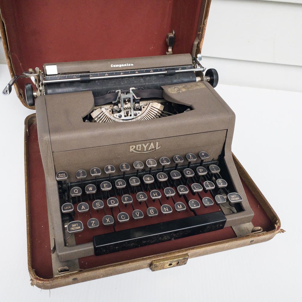 Royal Companion Typewriter Brown Portable Manual VintageCase